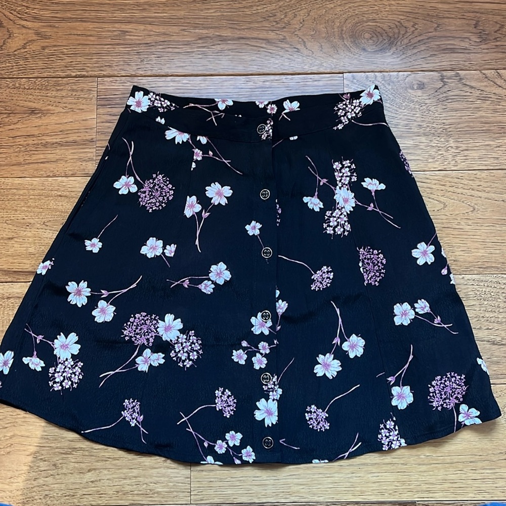 Minkpink xs black floral mini skirt lightweight for spring/summer